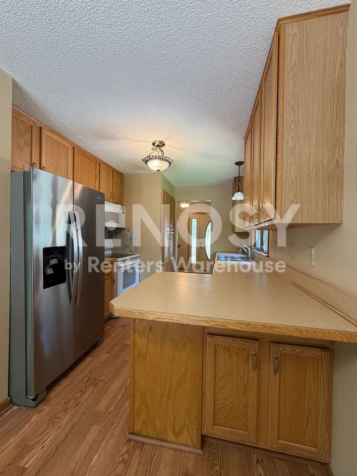 12787 Germane Ave - Photo 4 of 22