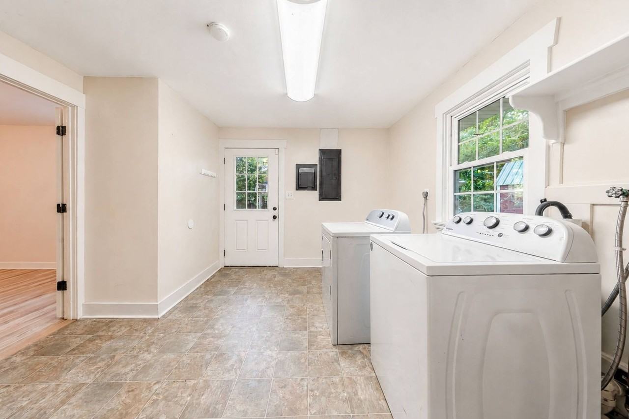 104 Schenck Dr - Photo 4 of 13