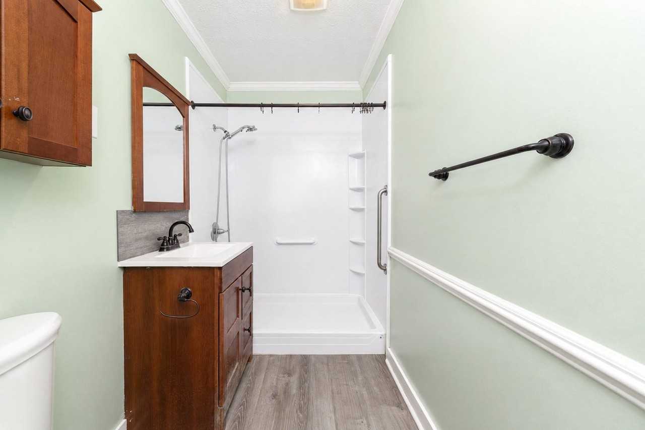 104 Schenck Dr - Photo 6 of 13