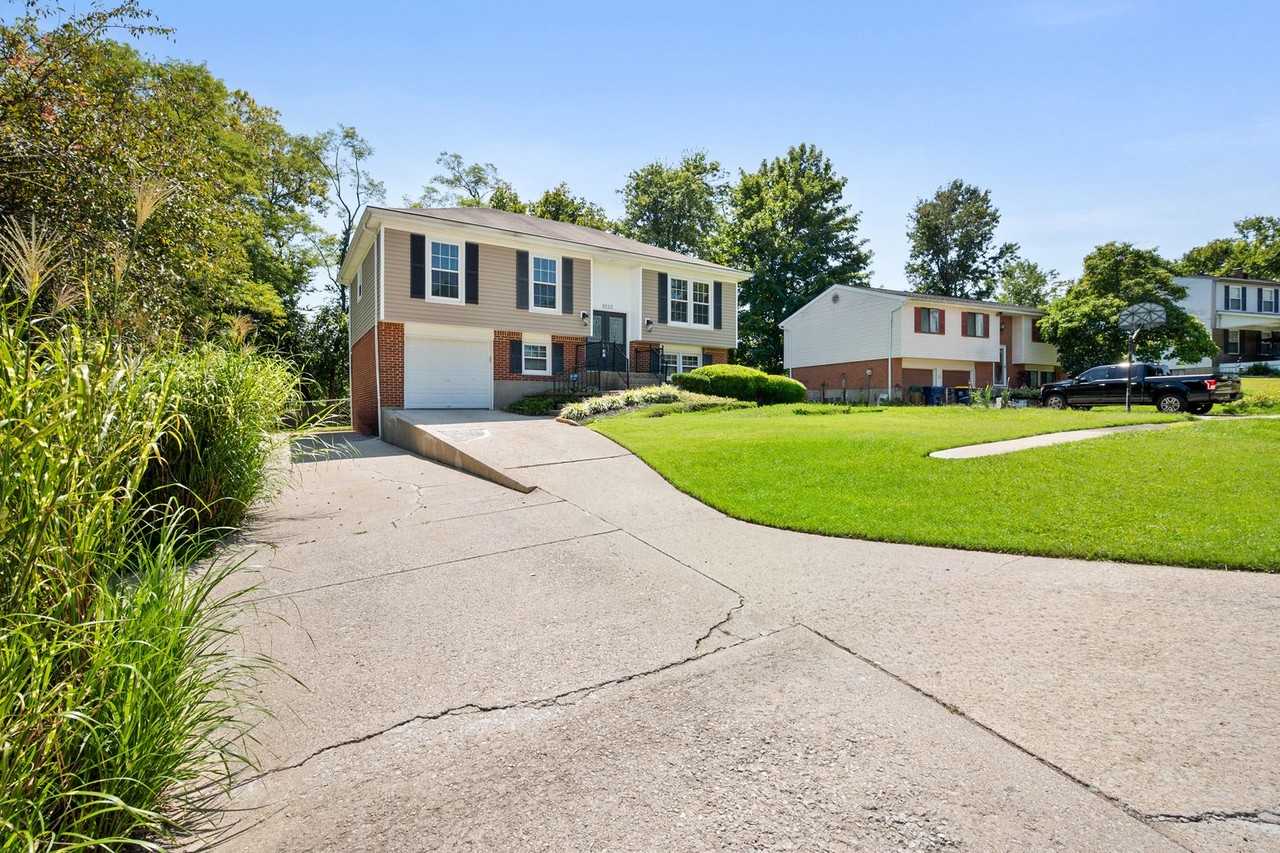 9212 Foxtail Ct - Photo 2 of 35