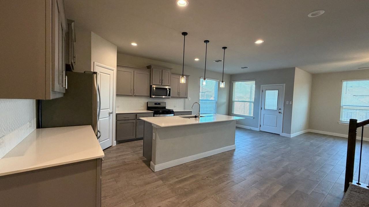 1654 Reed Dr - Photo 5 of 42