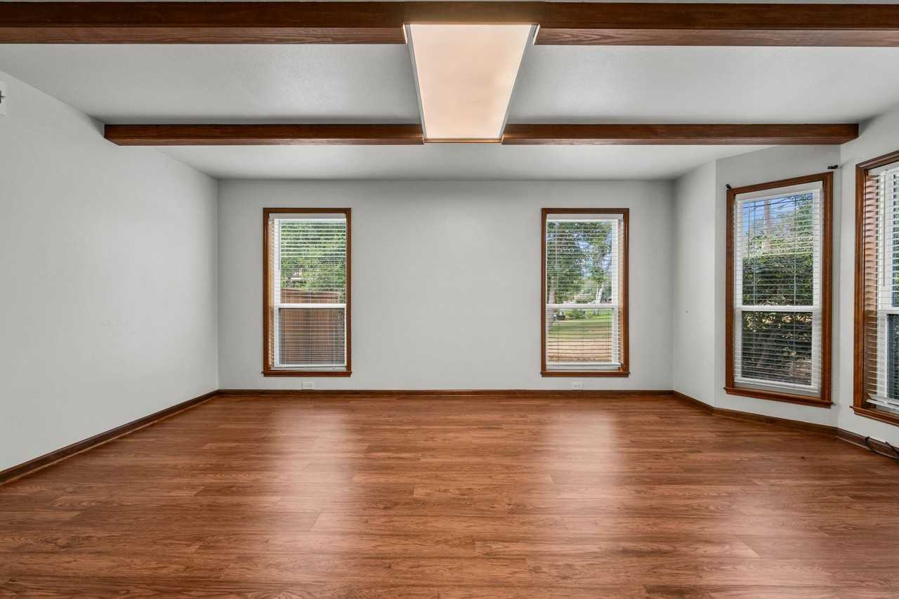 4306 Hickory Rd - Photo 6 of 36