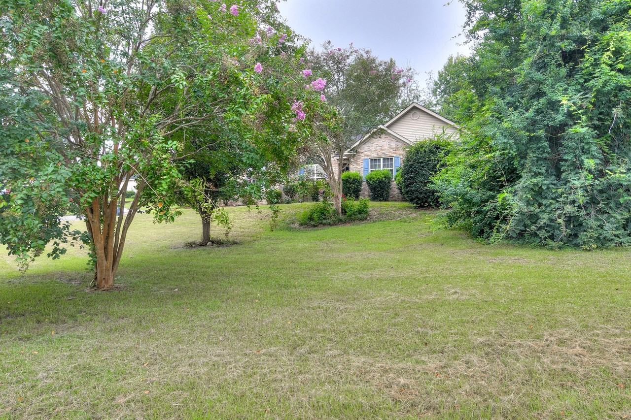 1006 Jarrow Pl - Photo 2 of 33