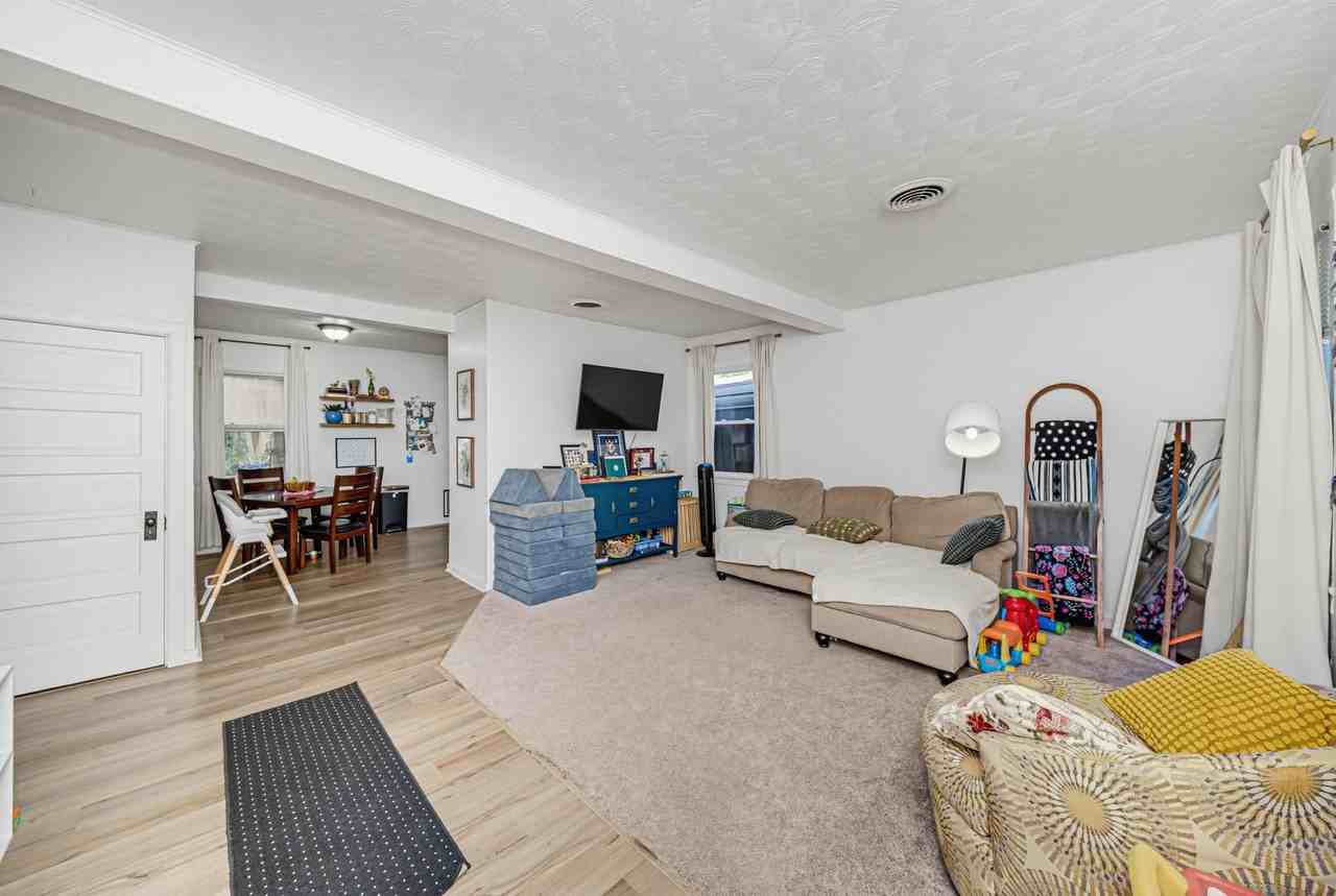 168 E Grandview Dr - Photo 2 of 35