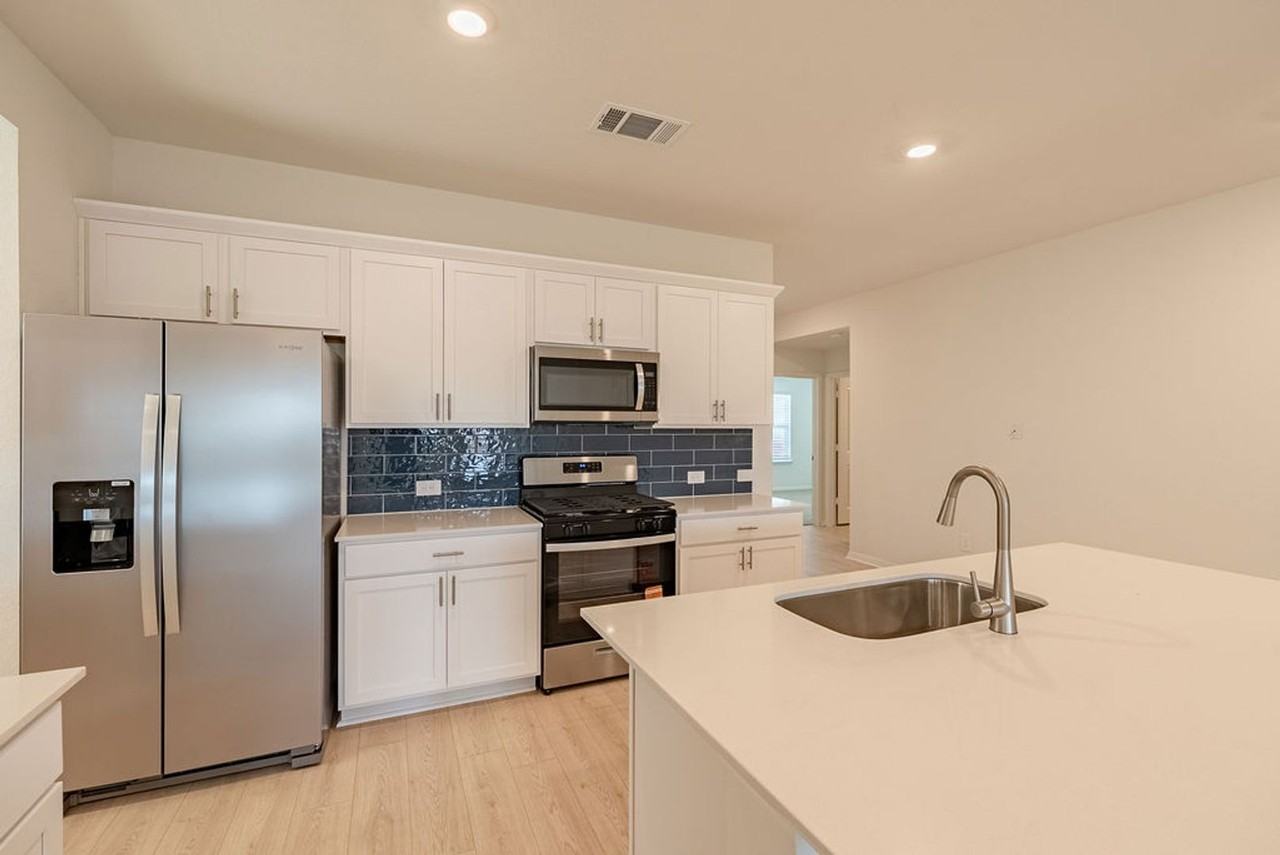 1832 Dandy Brush Dr - Photo 5 of 21