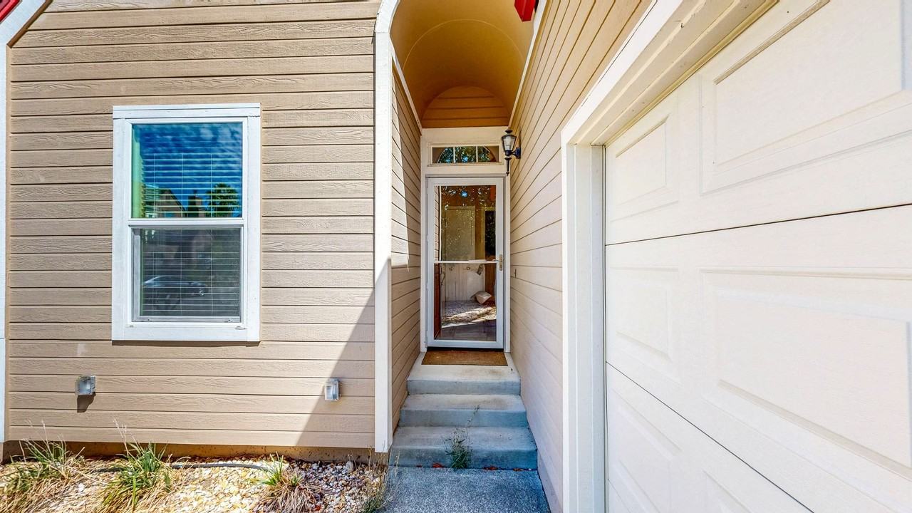 2322 Mikayla Dr - Photo 6 of 48