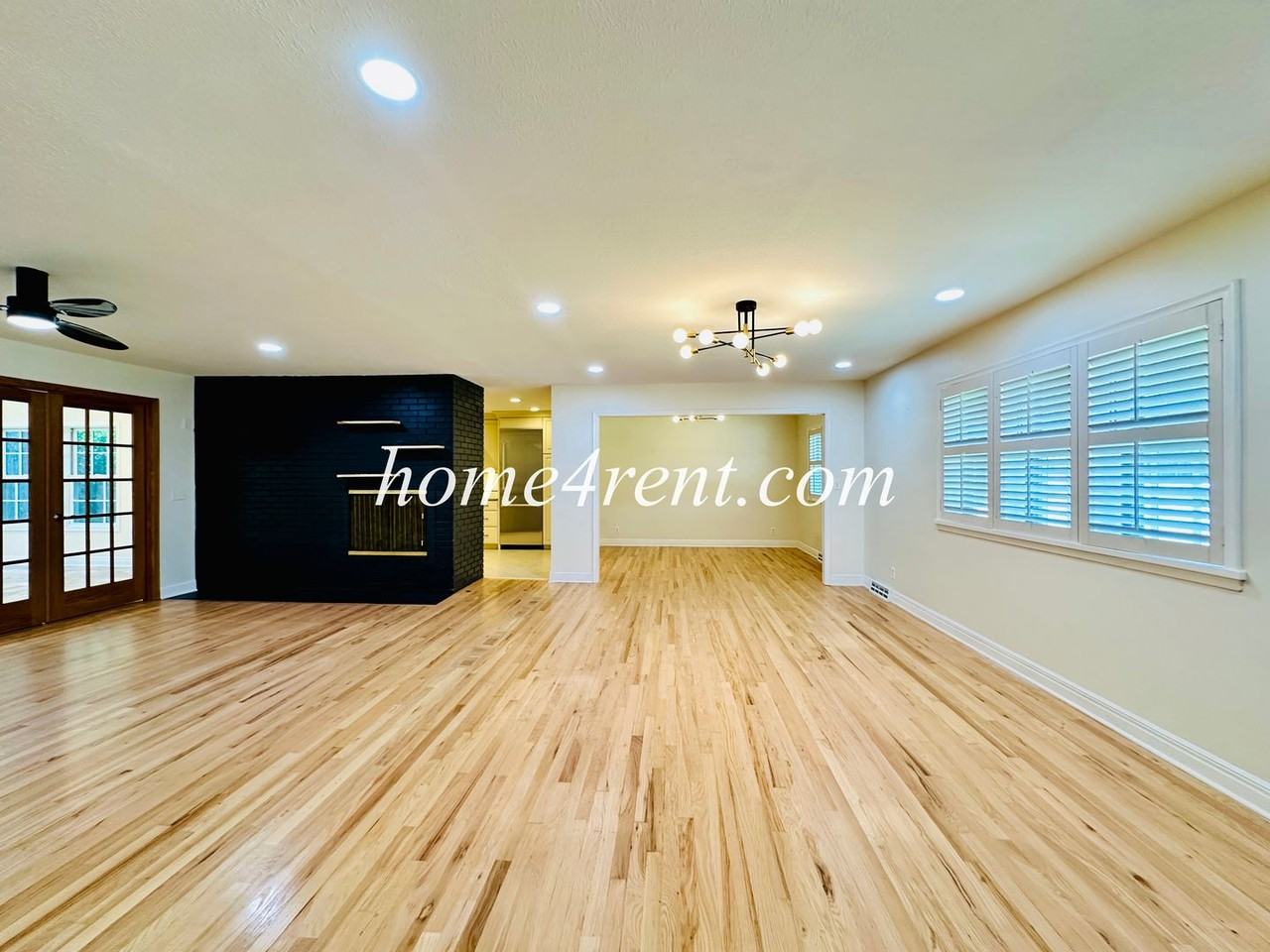 11131 Wornall Rd - Photo 6 of 48