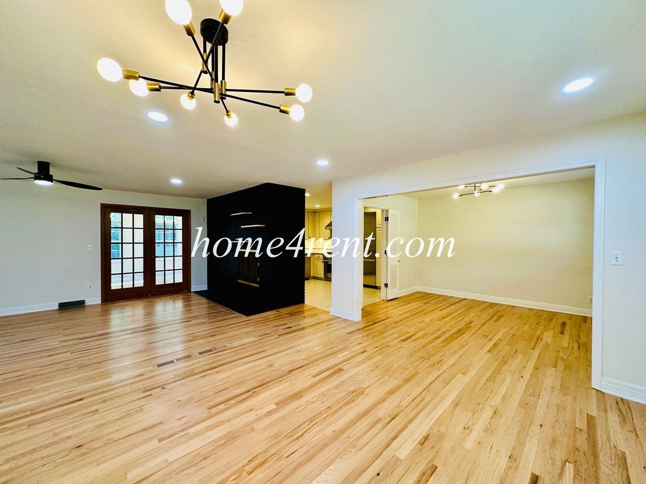 11131 Wornall Rd - Photo 7 of 48