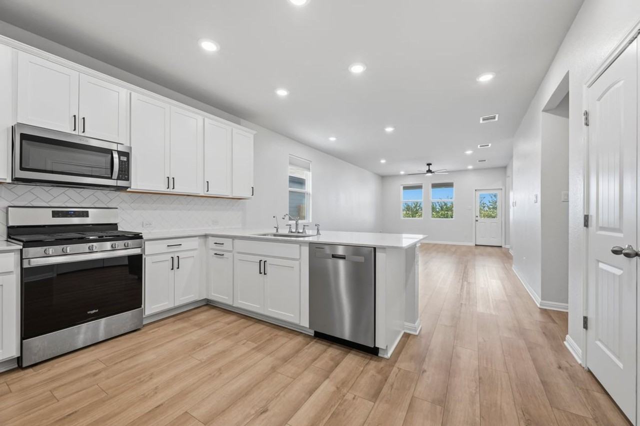 727 Gray Fox Loop - Photo 2 of 17