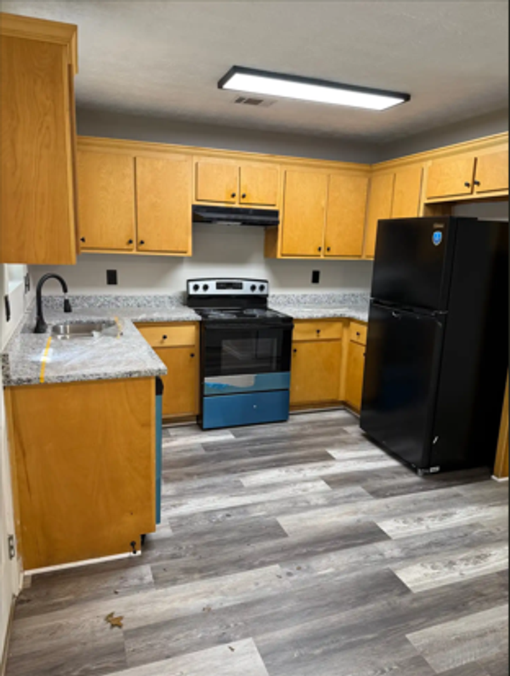 4782 Victoria Dr - Photo 5 of 5