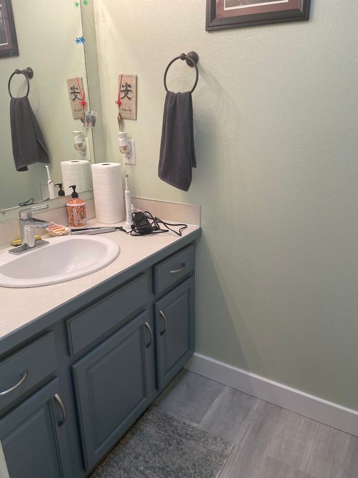 1054 Tyson Ln - Photo 6 of 12