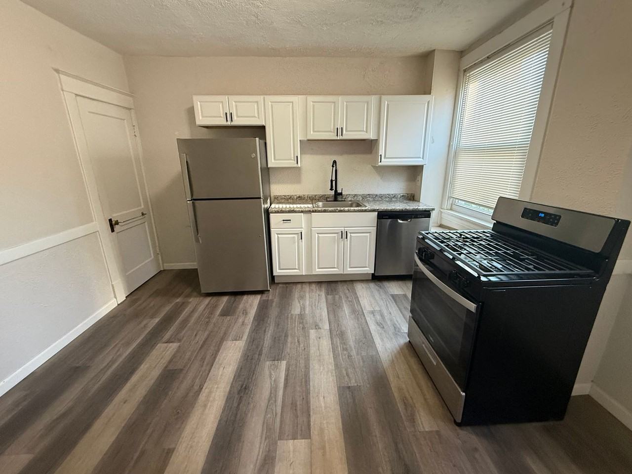 4208 Calvin St - Photo 3 of 13