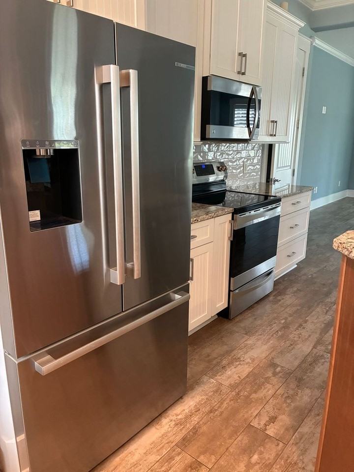 600 Waterbridge Blvd - Photo 3 of 31