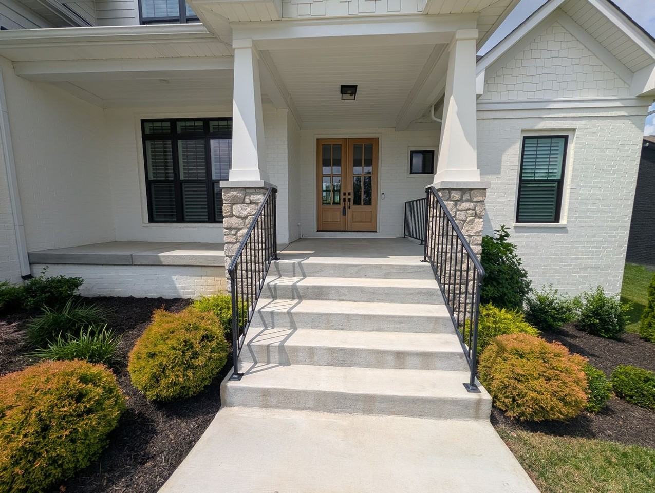 6205 Brentwood Dr - Photo 2 of 33
