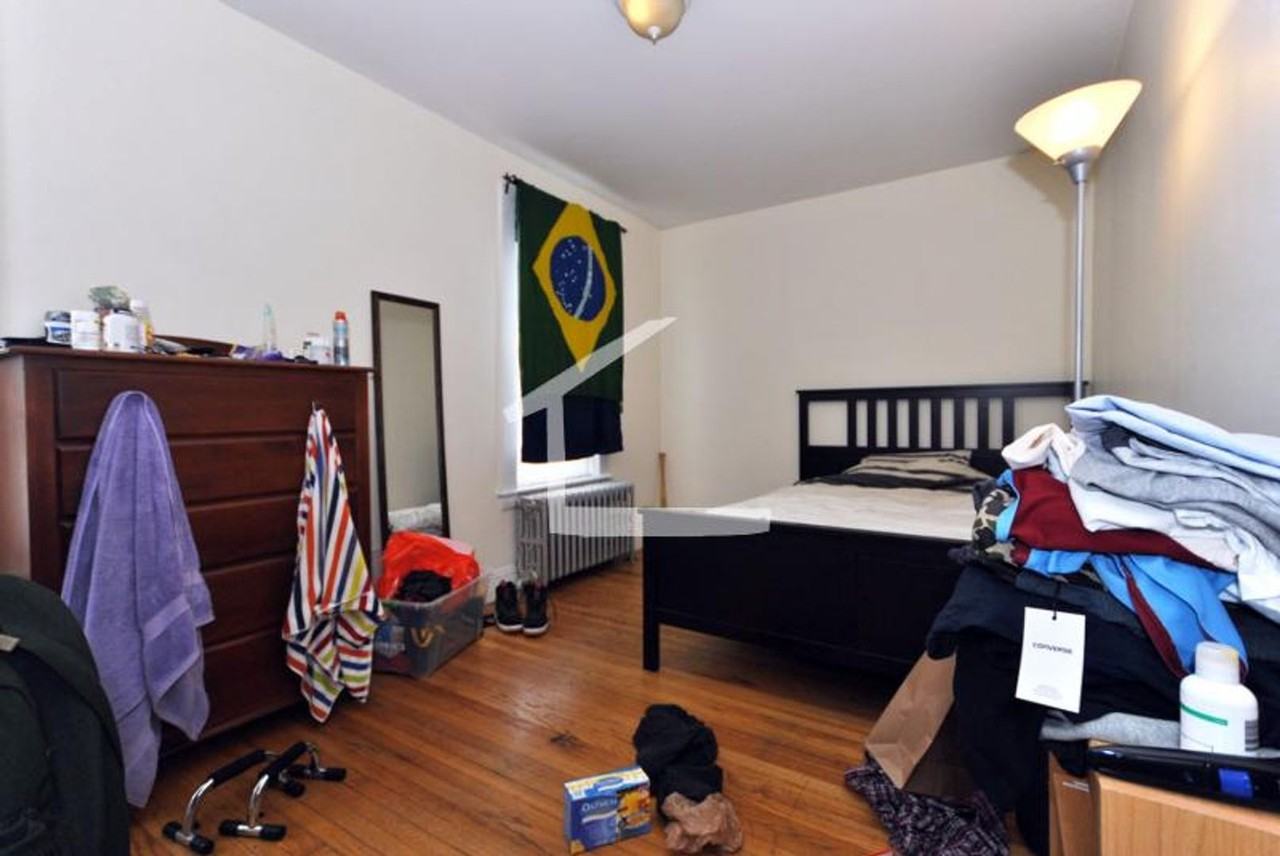 243 N Harvard St - Photo 2 of 8