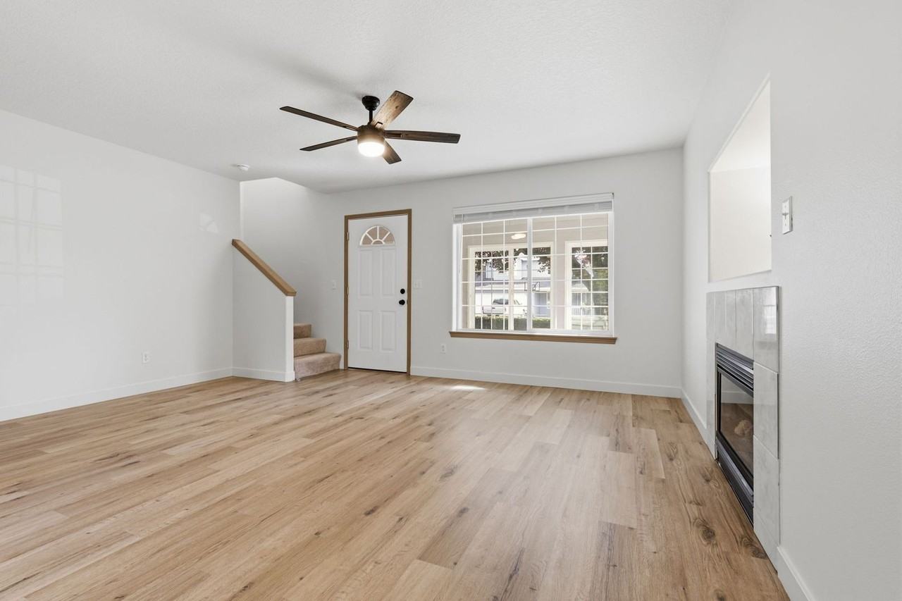9218 Ne 91st St - Photo 5 of 41