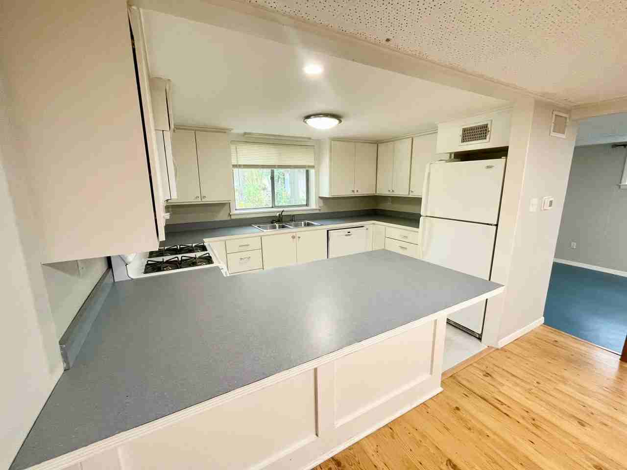 1510 Edgewood St - Photo 4 of 13