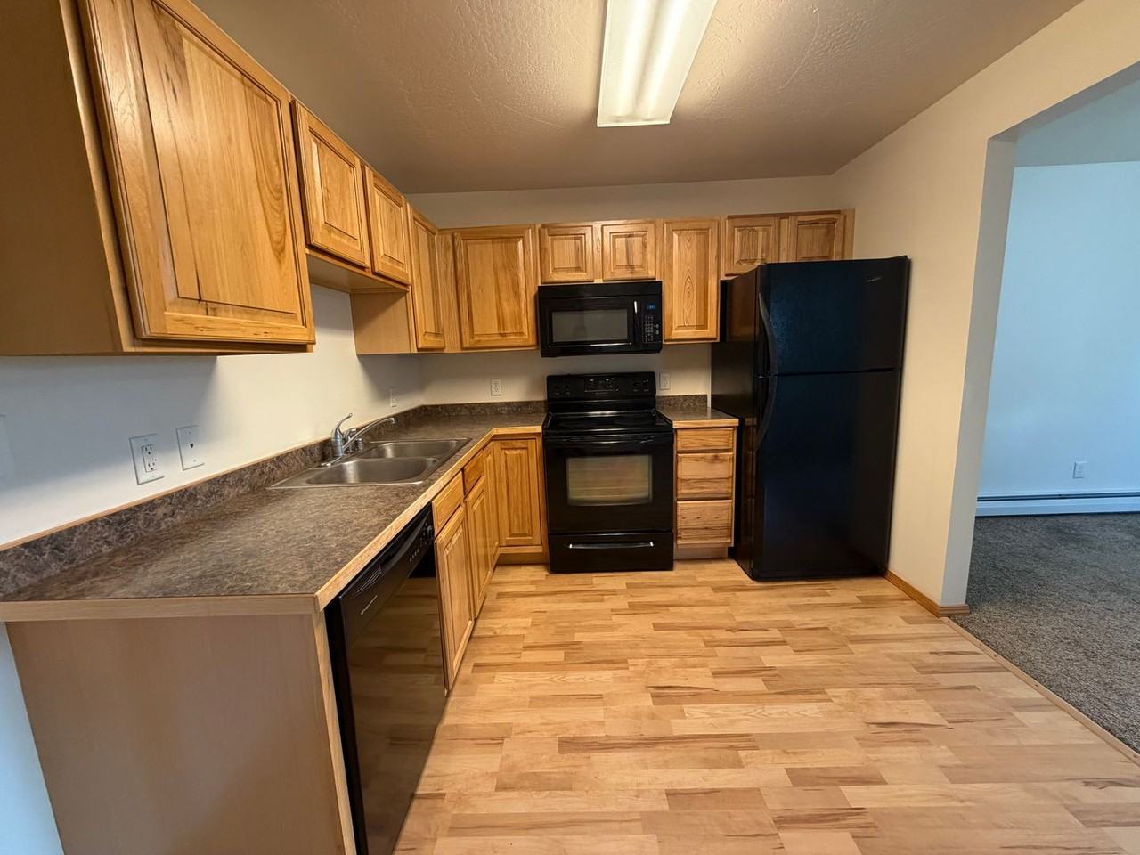 530 Burton St Apt B3 - Photo 3 of 29