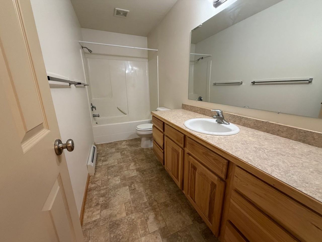 530 Burton St Apt B3 - Photo 7 of 29