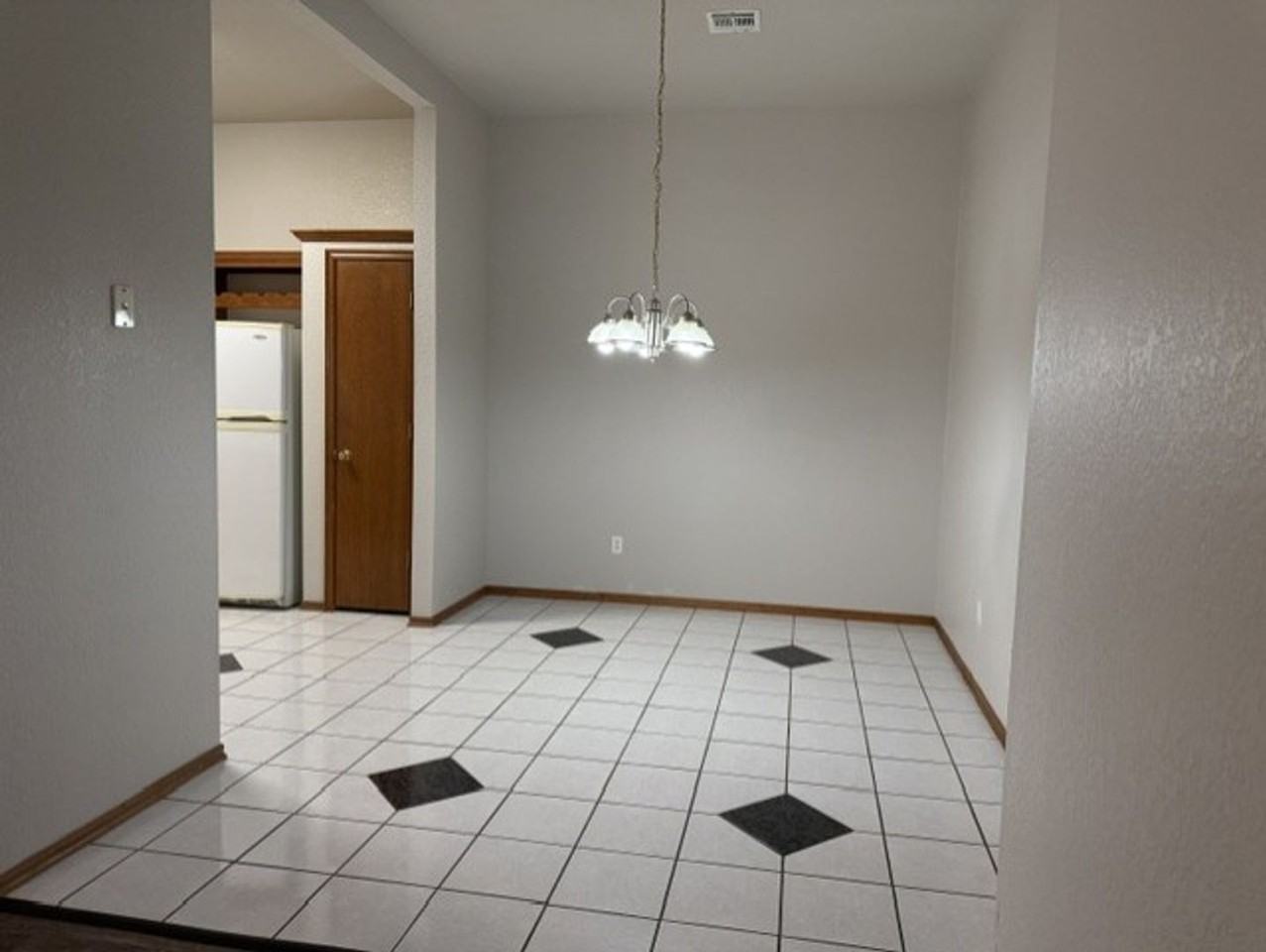 2806 Shoreridge Ave - Photo 5 of 12