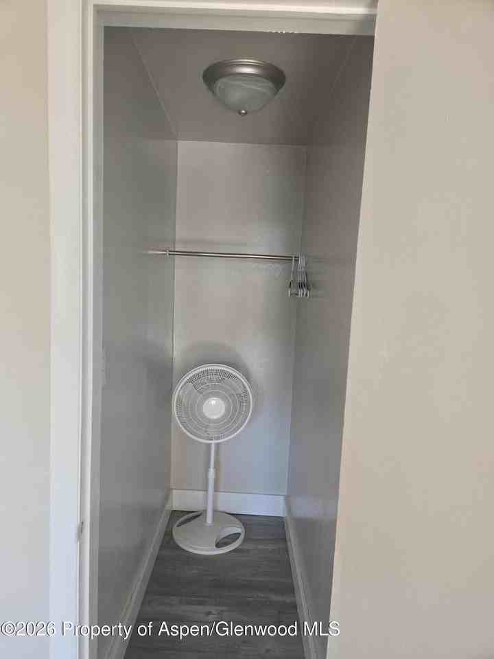 205 E Victory Way - Photo 3 of 6