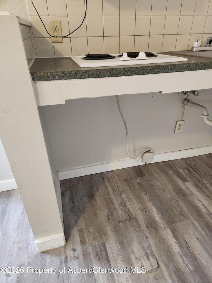 205 E Victory Way - Photo 5 of 6
