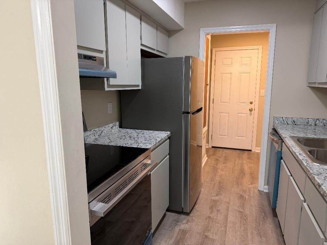 1548 Hamilton Dr #101 - Photo 3 of 8