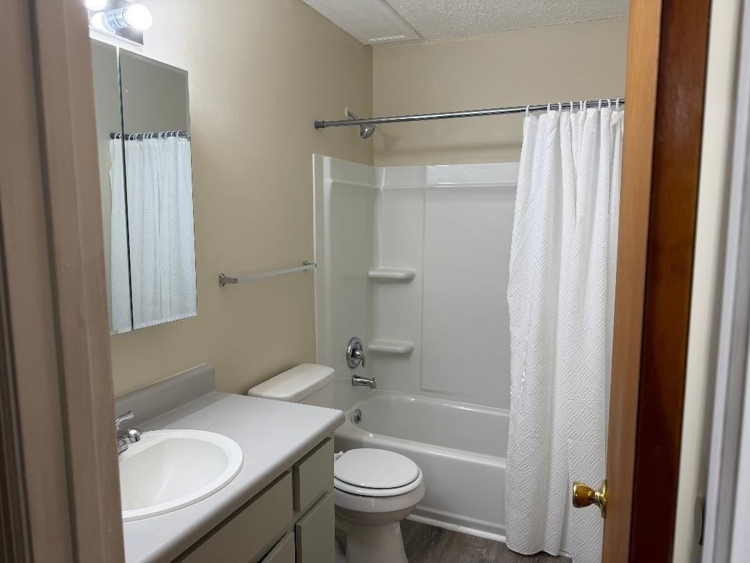 1548 Hamilton Dr #101 - Photo 6 of 8