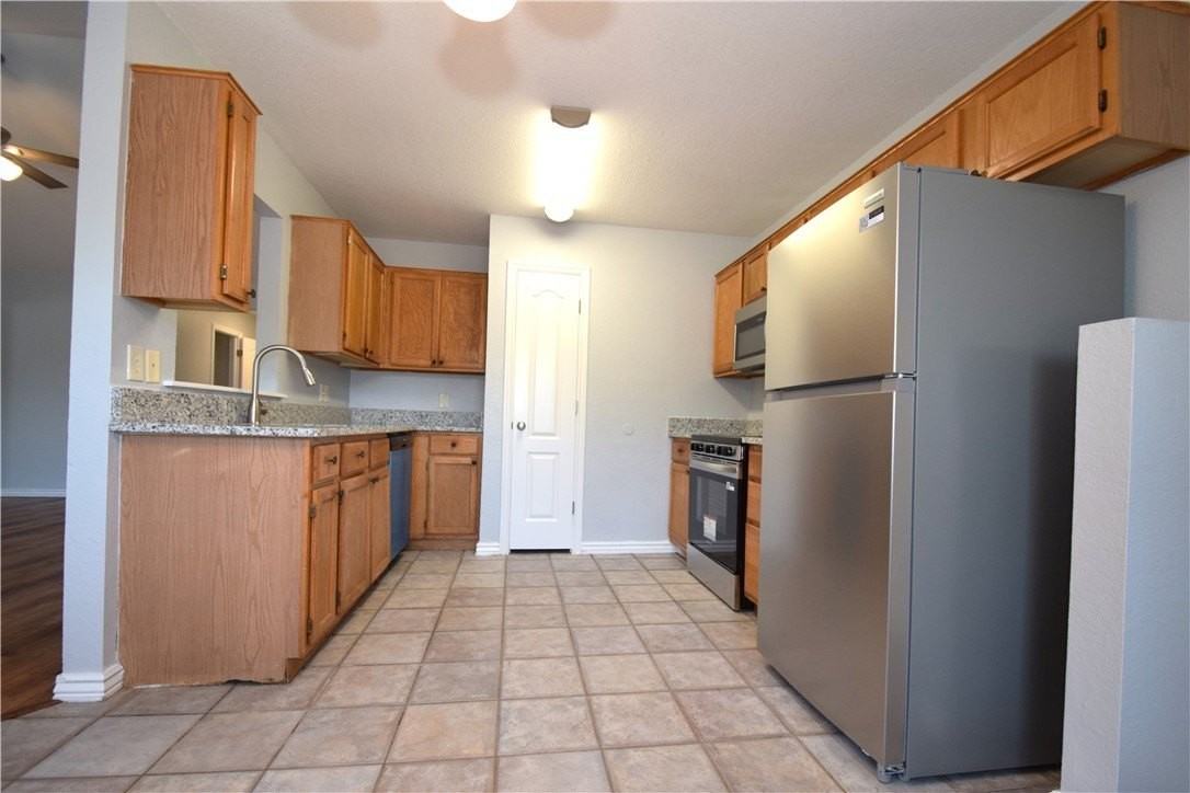 2500 Sw Choctaw St - Photo 5 of 18