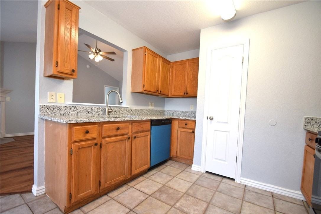2500 Sw Choctaw St - Photo 7 of 18