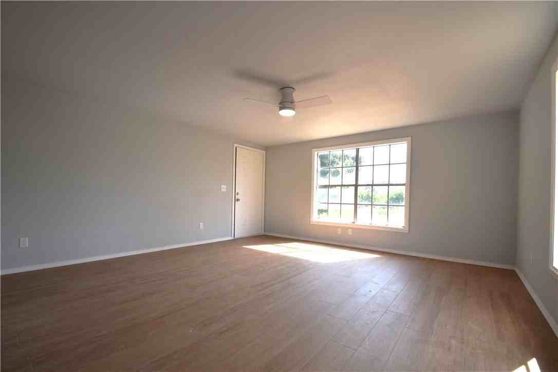 10655 Keller Rd - Photo 4 of 9