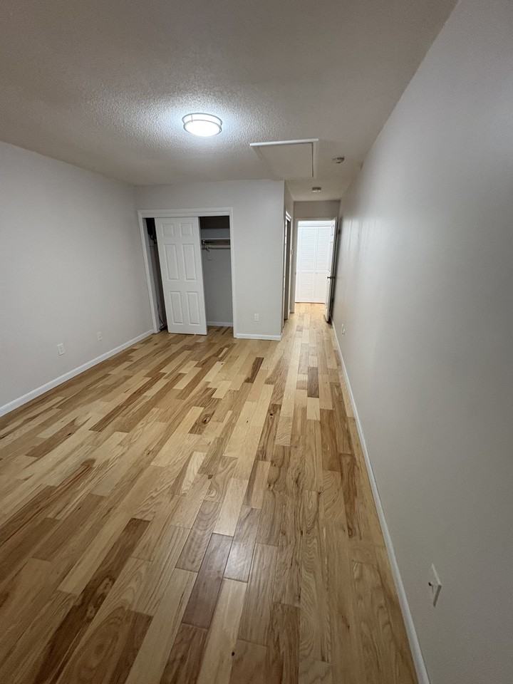 85 N Middletown RoadApt D-02 #D02 - Photo 2 of 7