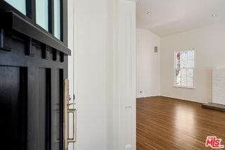 423 15th St - Photo 4 of 8