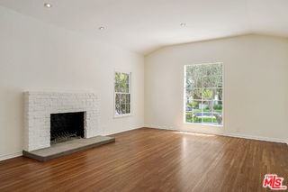 423 15th St - Photo 5 of 8