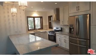 1020 Moraga Dr - Photo 4 of 8