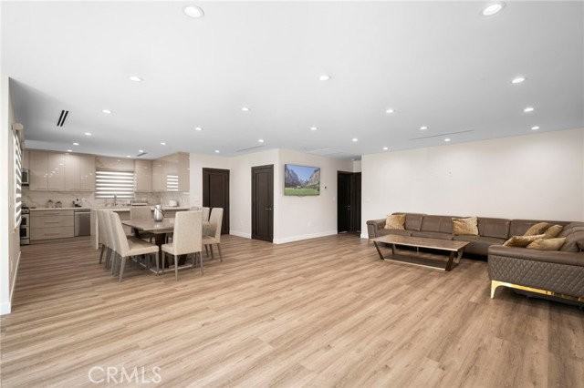 1365 Winchester Ave - Photo 2 of 8