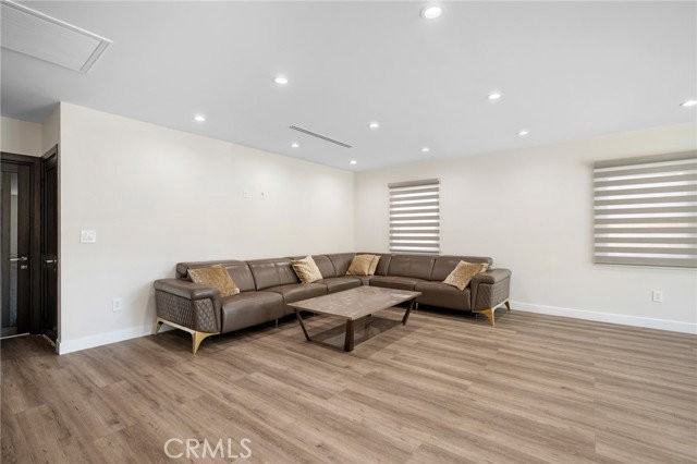 1365 Winchester Ave - Photo 3 of 8