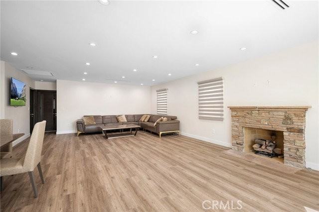 1365 Winchester Ave - Photo 7 of 8
