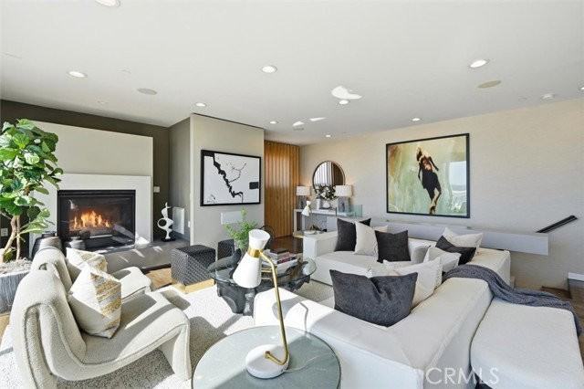 2406 Ocean Dr - Photo 2 of 8