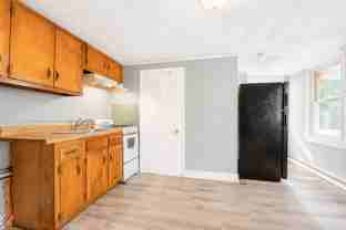 27 Pine St #4 - Photo 1 of 1