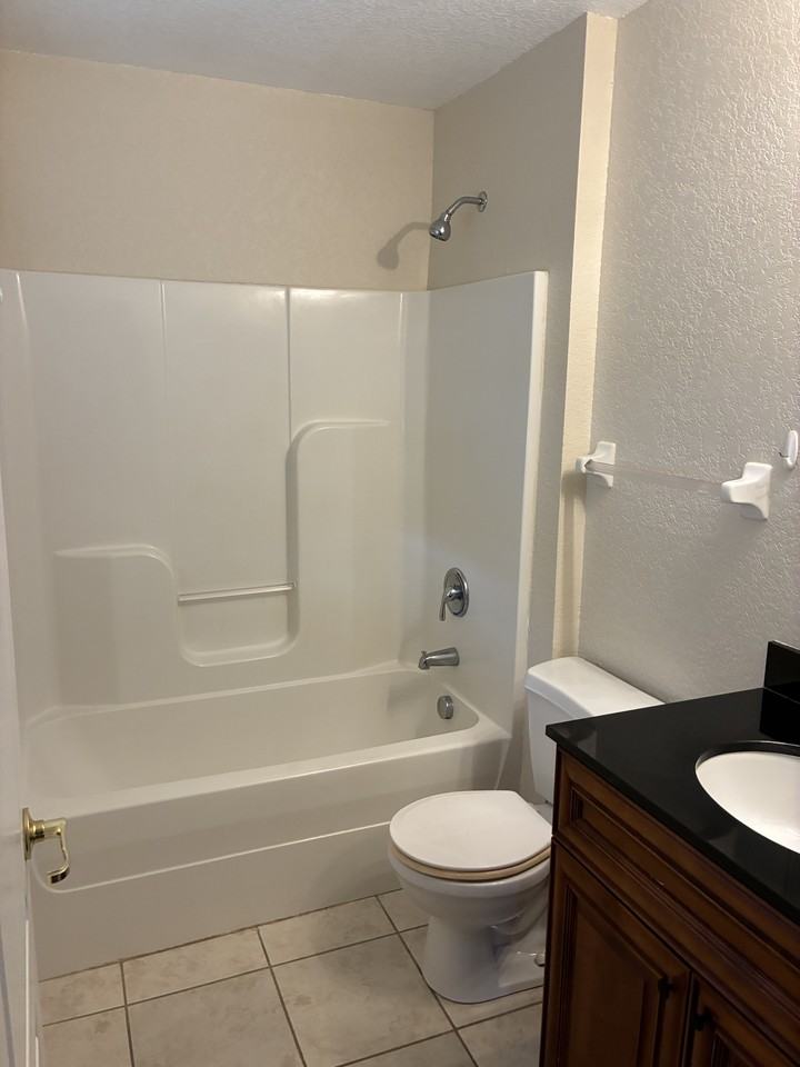 6099 E Pike St #1 - Photo 3 of 12