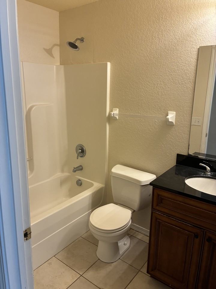 6099 E Pike St #1 - Photo 7 of 12