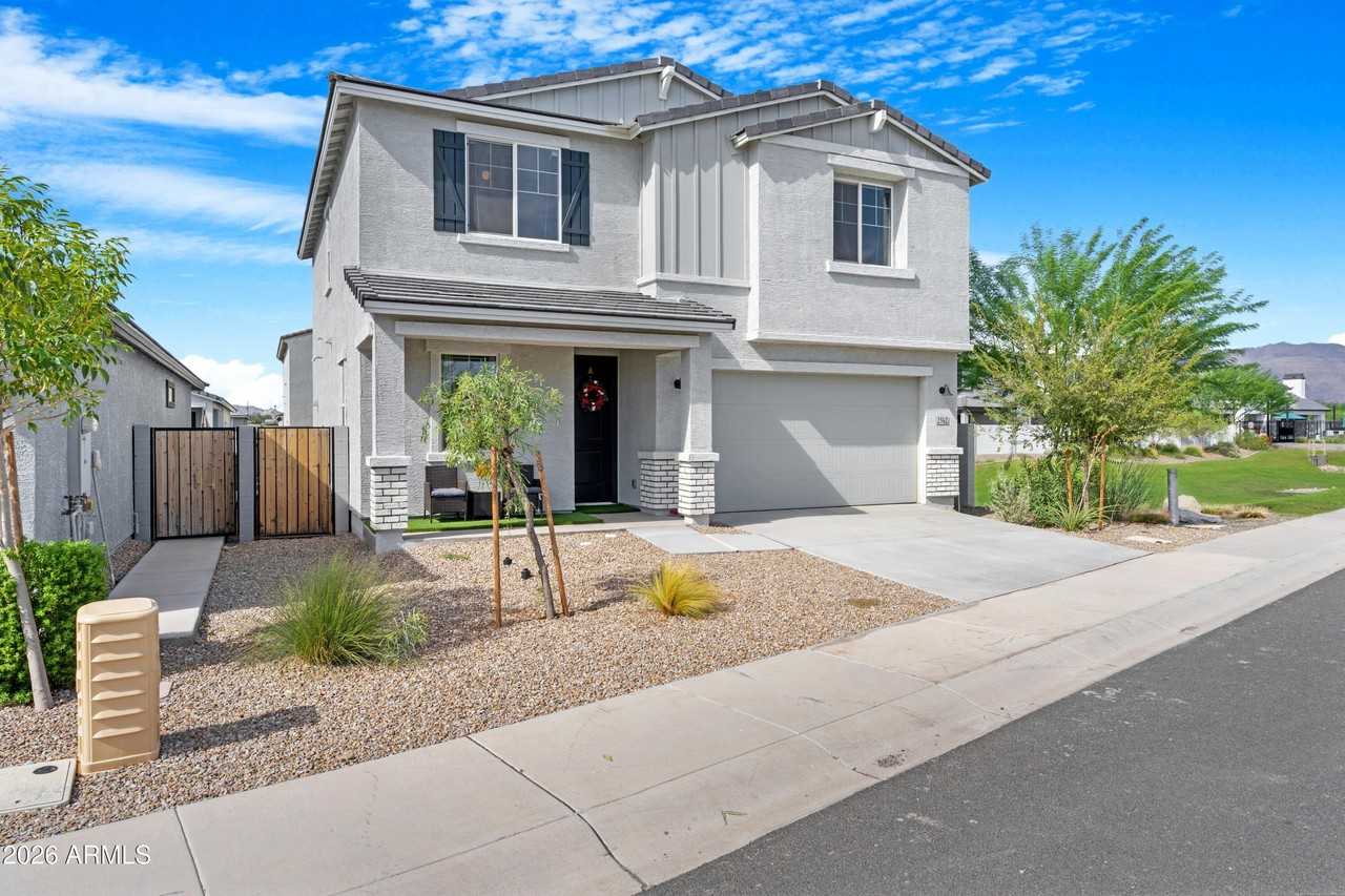 2562 E Boulder Ave - Photo 2 of 39