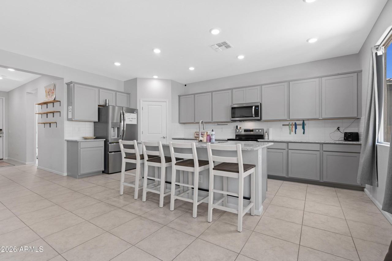 2562 E Boulder Ave - Photo 6 of 39