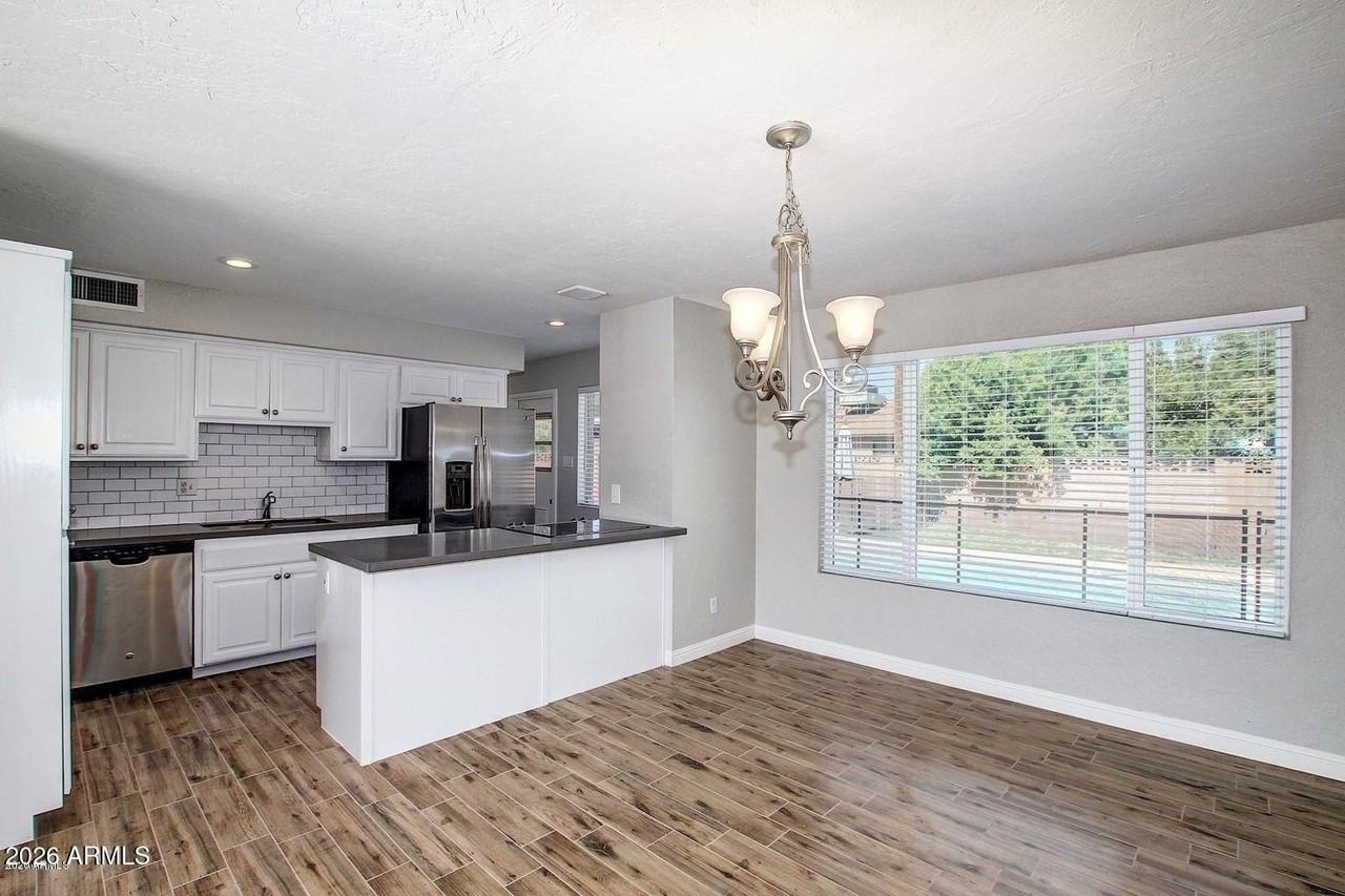 8702 E Bonnie Rose Ave - Photo 3 of 20