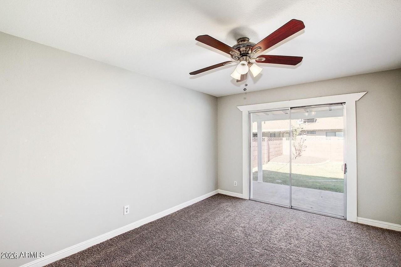 8702 E Bonnie Rose Ave - Photo 6 of 20