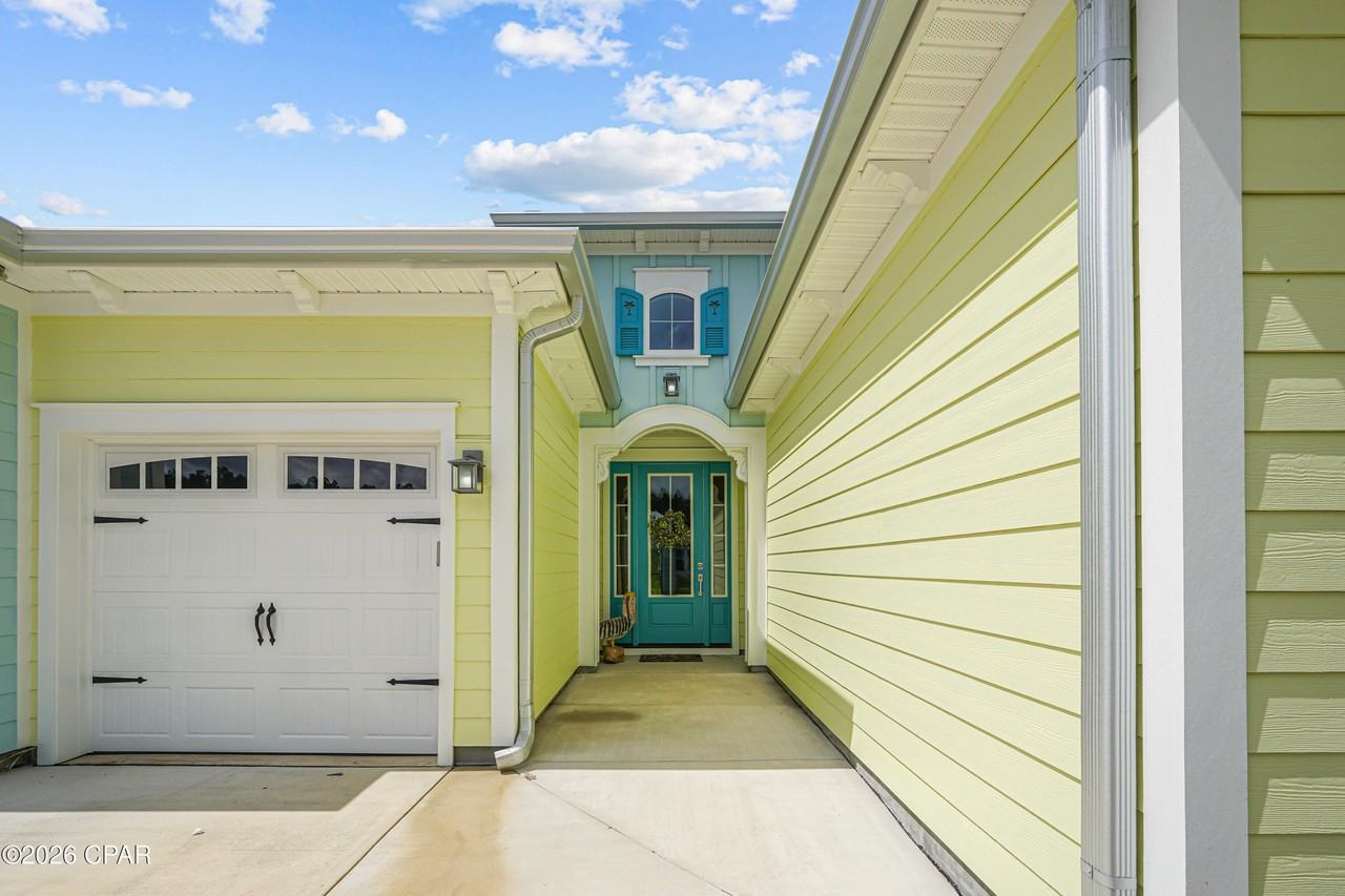 9431 Paradise Dr - Photo 2 of 50