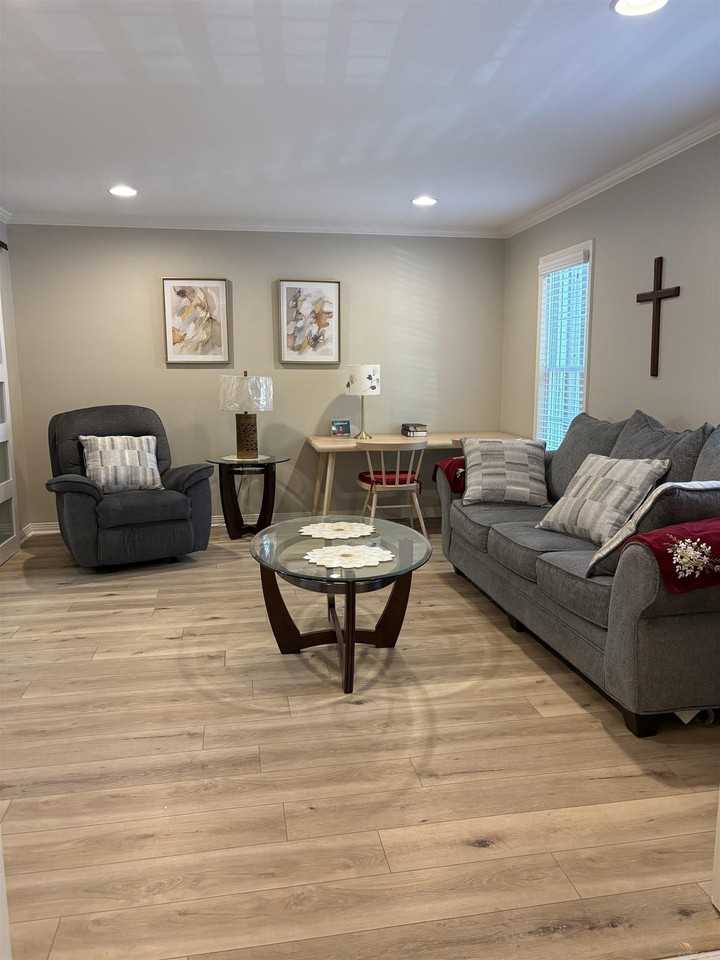 305 Cambridge Place Dr - Photo 3 of 23