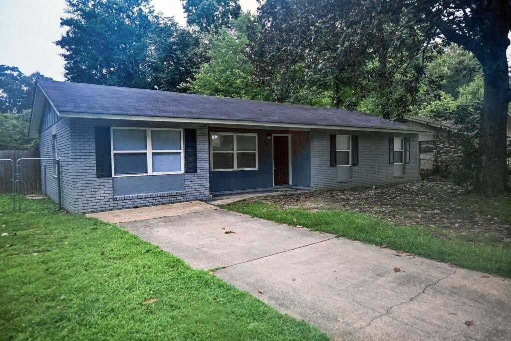 2031 Wellborn Dr - Photo 3 of 31
