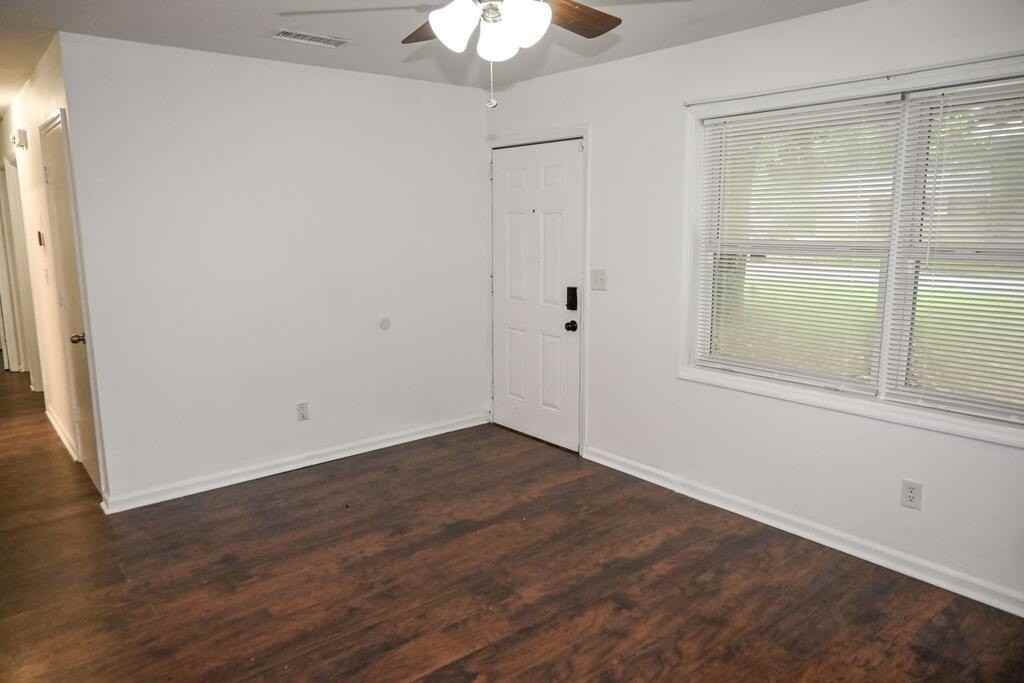 2031 Wellborn Dr - Photo 5 of 31
